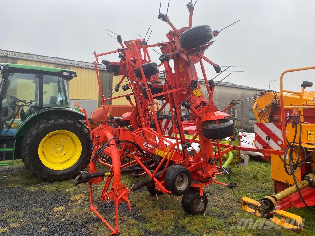 Kuhn GF8702 Граблі і сінозворушувачі