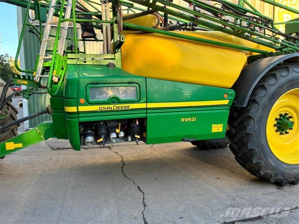 John Deere R952i Причіпні обприскувачі
