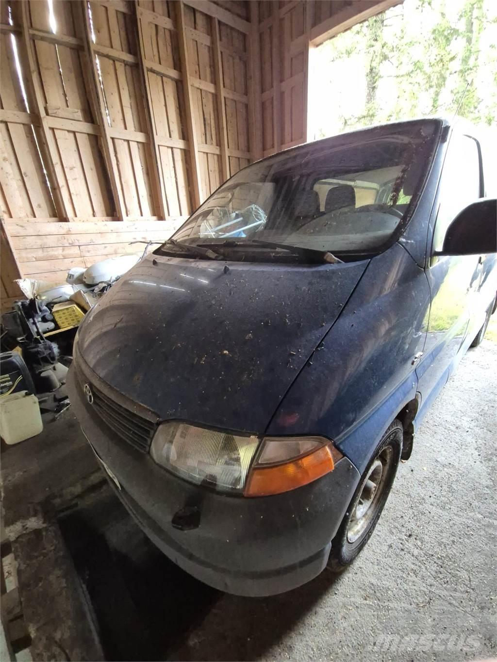 Toyota Hiace Панельні фургони
