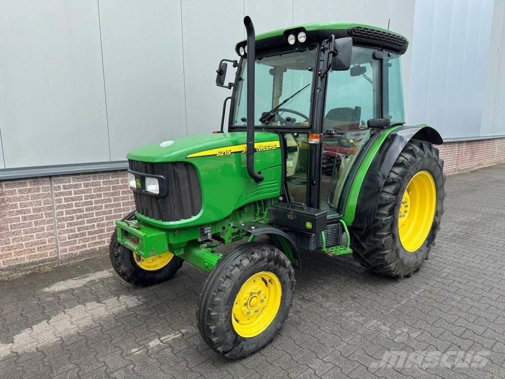 John Deere 5215 Автомобілі