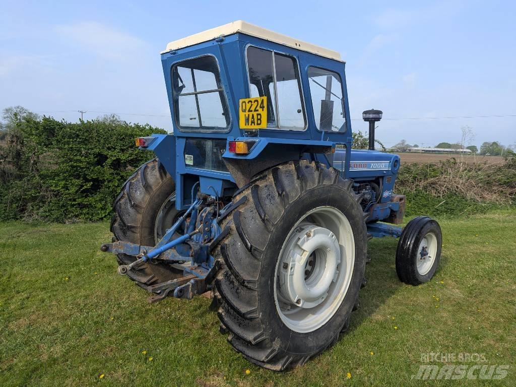Ford 7000 Трактори