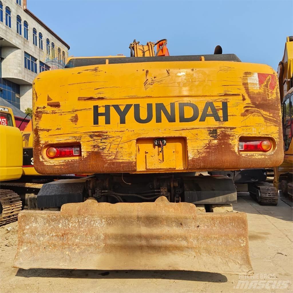 Hyundai R210W-7 Колісні екскаватори