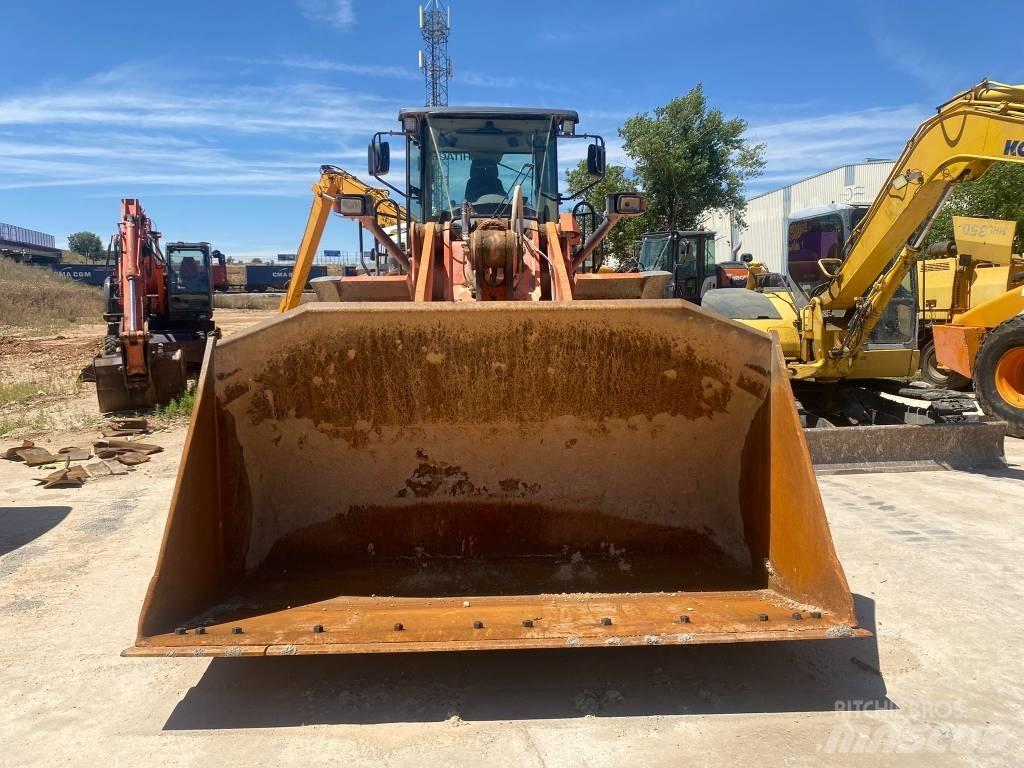 Hitachi ZW 310-6 Фронтальні навантажувачі