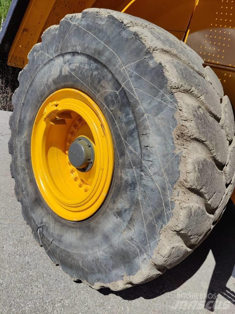 Volvo L 180 E Фронтальні навантажувачі