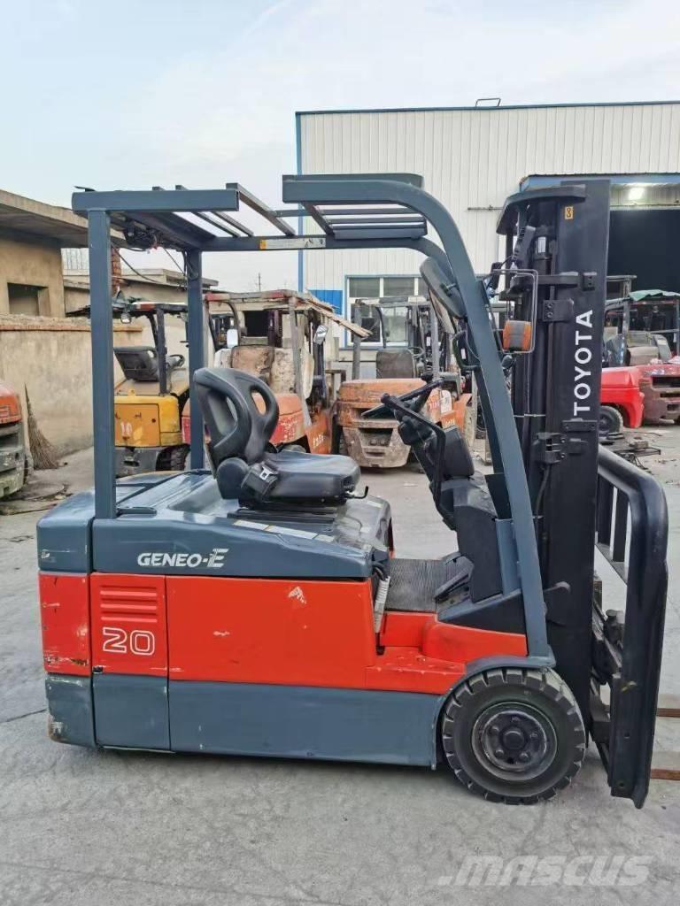 Toyota 2t Дизельні навантажувачі