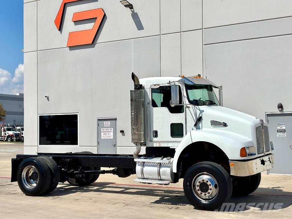 Kenworth T 300 Тягачі