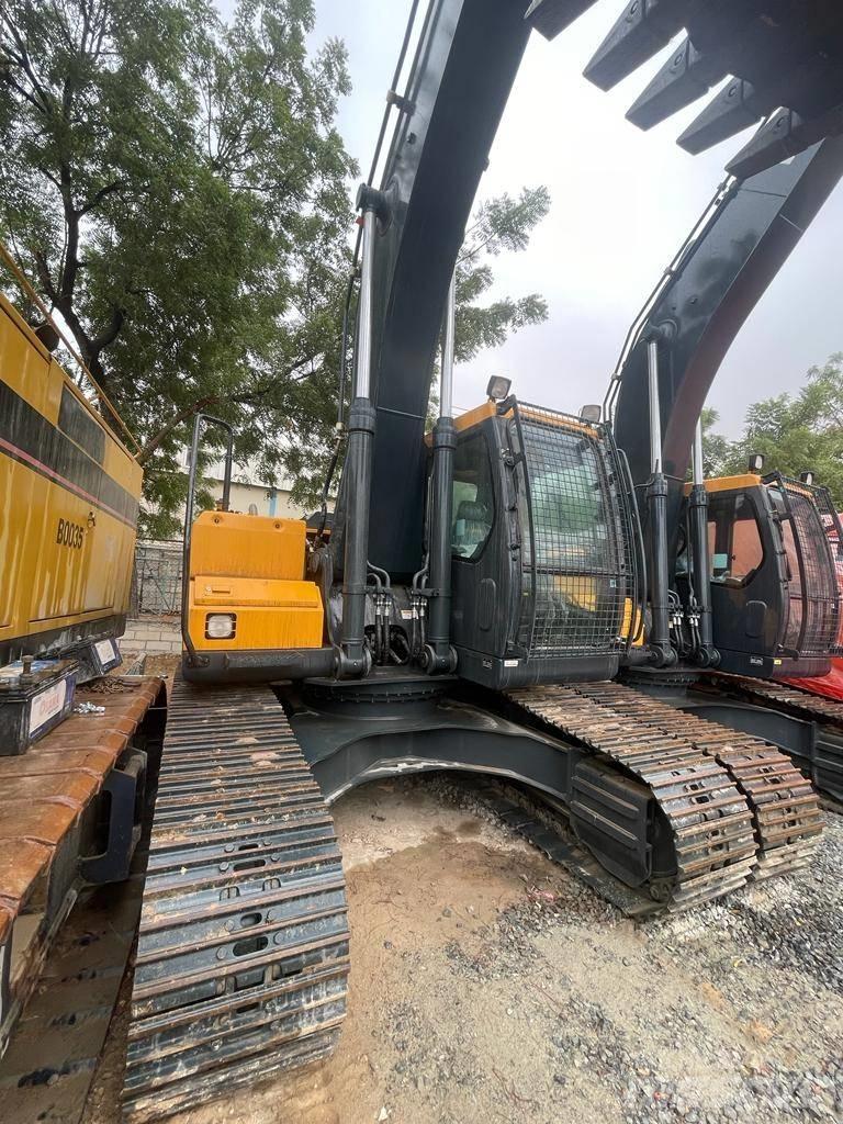 Hyundai R210 Гусеничні екскаватори