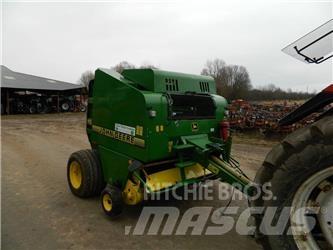 John Deere 575 Рулонні прес-підбирачі