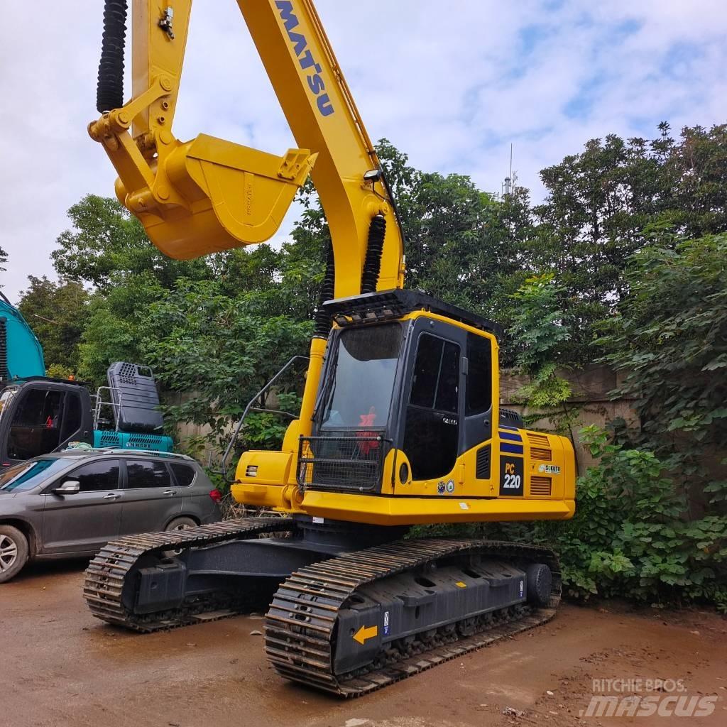 Komatsu PC 220-7 Гусеничні екскаватори