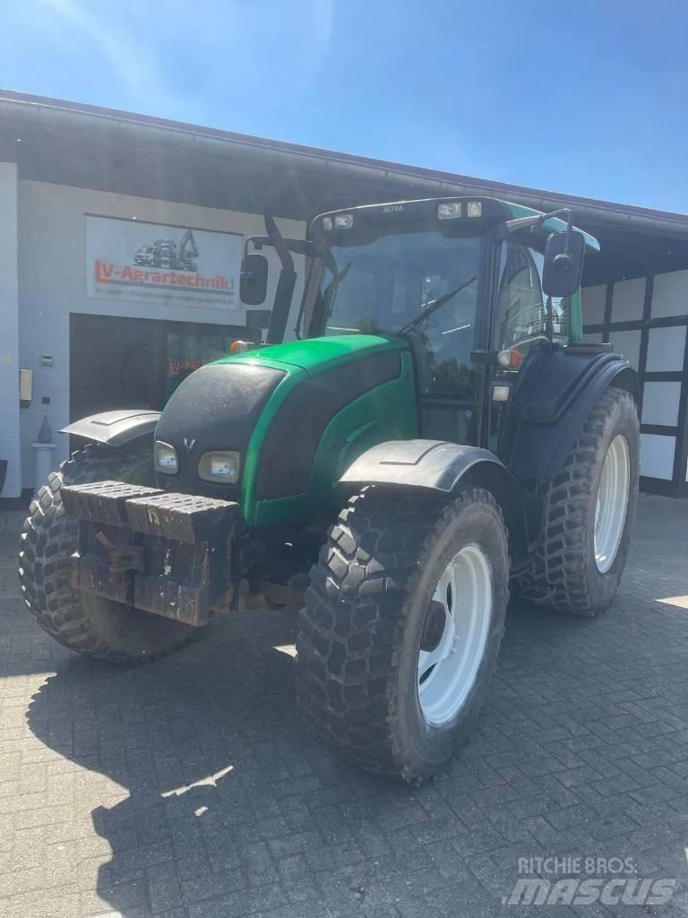 Valtra N 141 Трактори