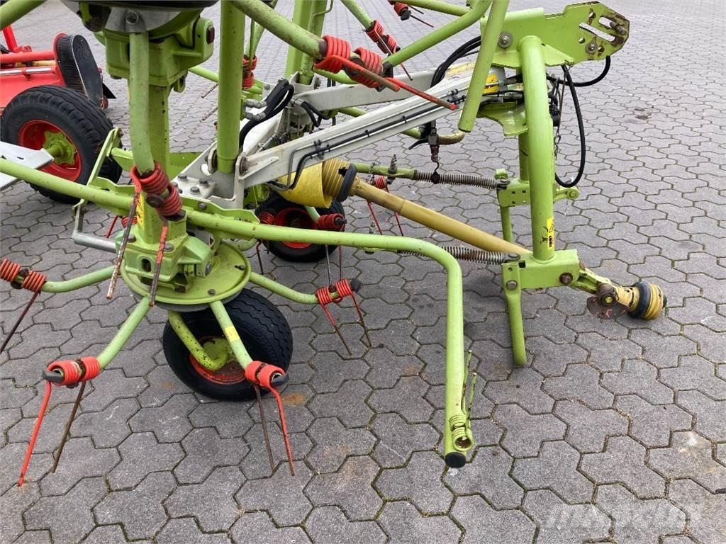 CLAAS Volto 870 Граблі і сінозворушувачі