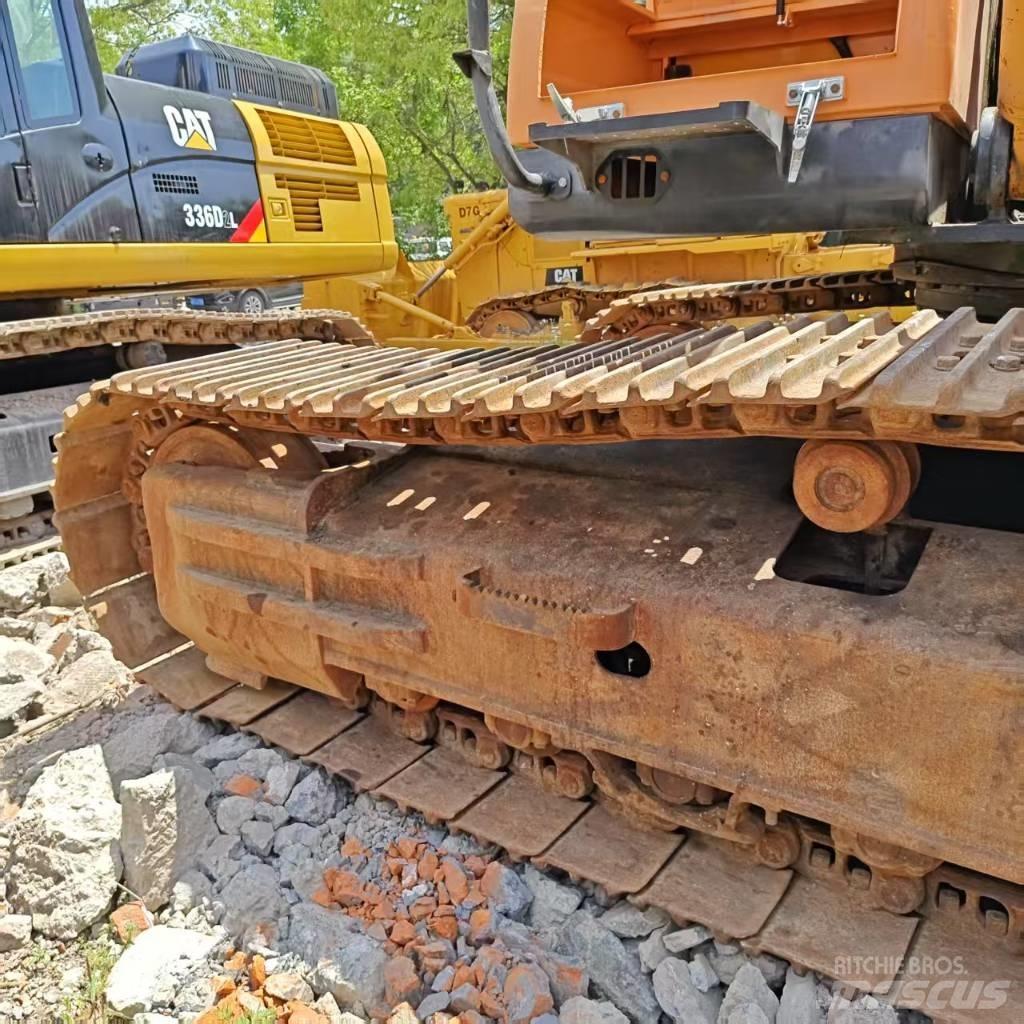 Hyundai 330LC-9s Гусеничні екскаватори