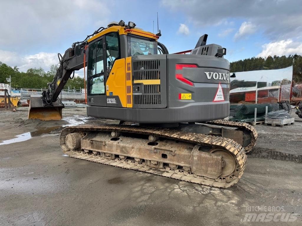 Volvo ECR 235 E Гусеничні екскаватори