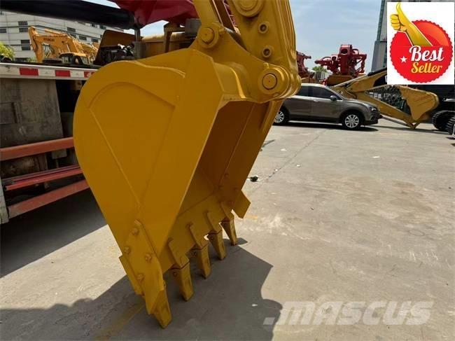 Komatsu PC 220 Гусеничні екскаватори