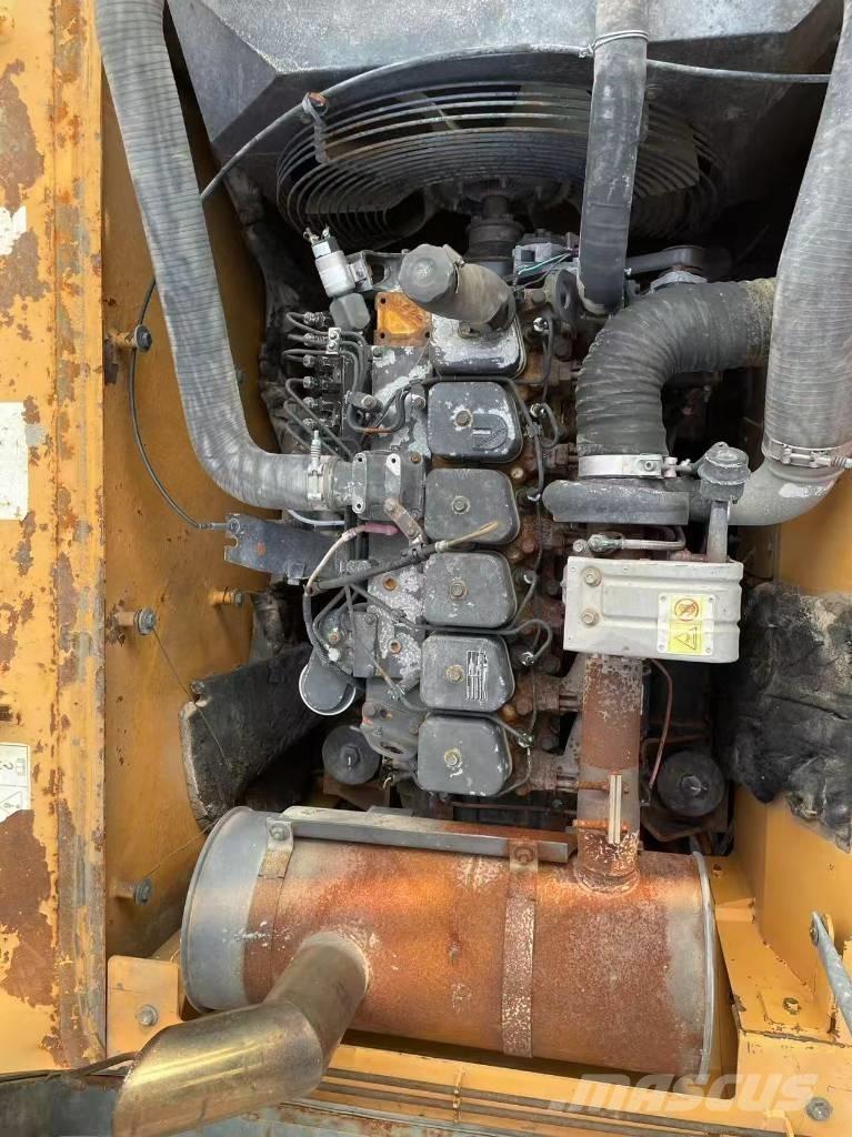 Hyundai 210W-9 Колісні екскаватори