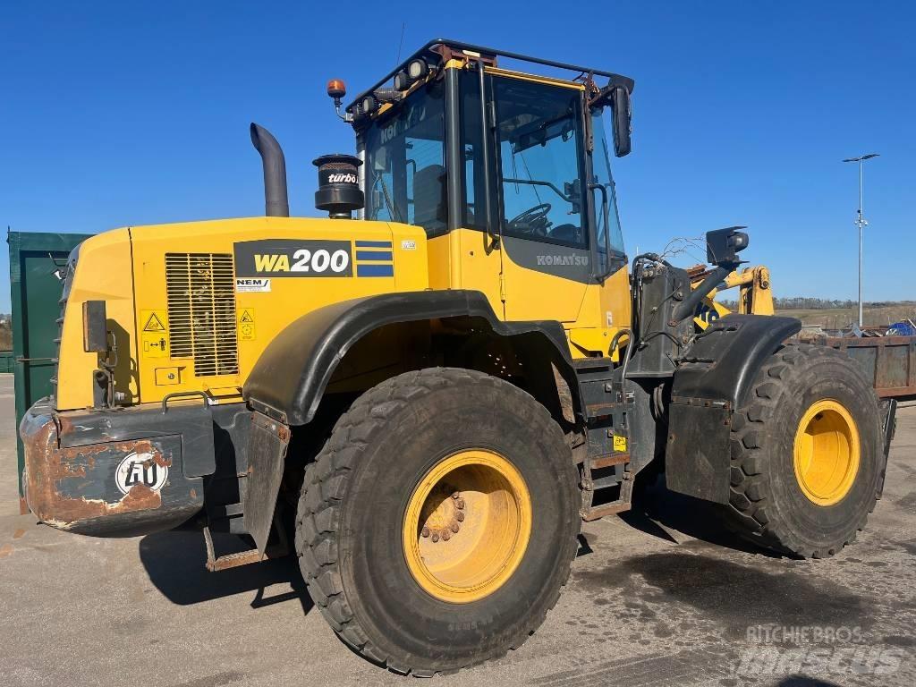 Komatsu WA 200-7 Гусеничні екскаватори