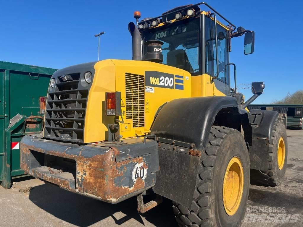 Komatsu WA 200-7 Гусеничні екскаватори