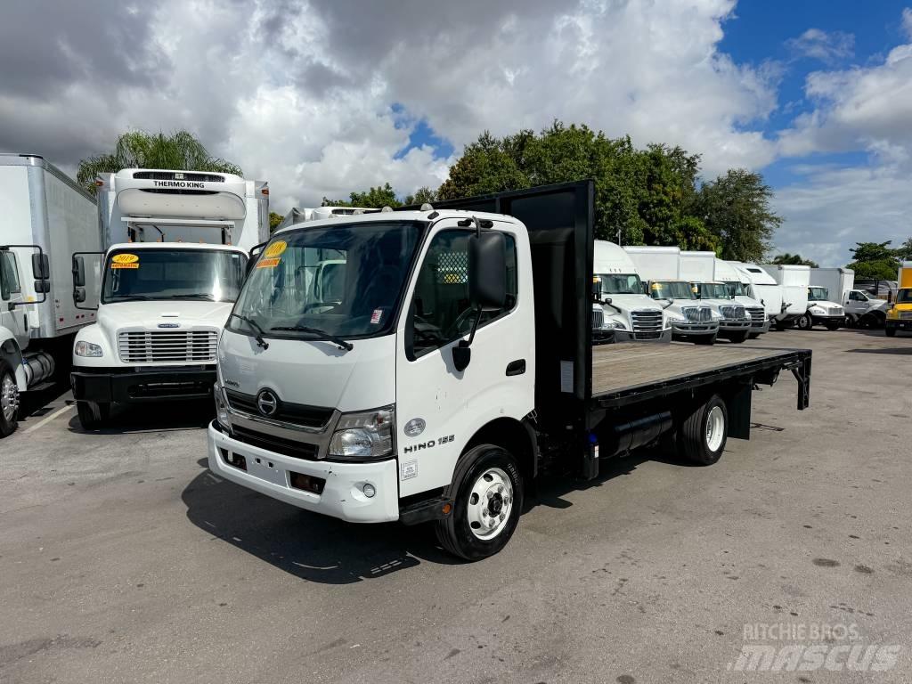 Hino 155 Вантажівки / спеціальні