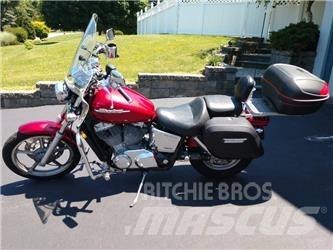Honda VT1100 Човни / баржі