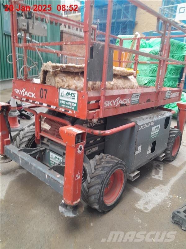 SkyJack 6832 RT Підйомники-ножиці