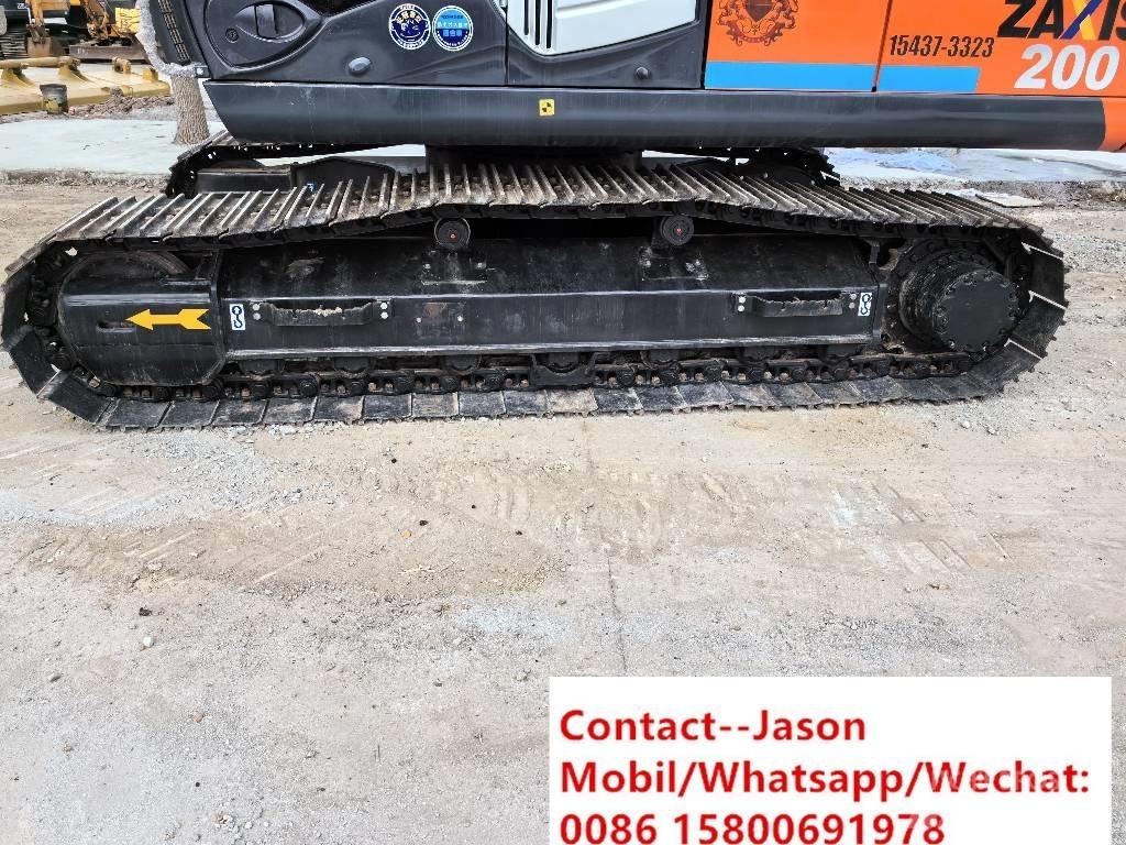 Hitachi ZX 200 Гусеничні екскаватори