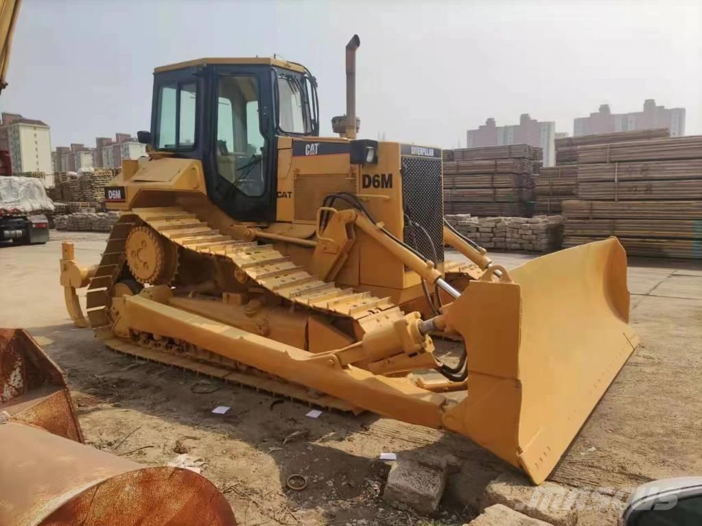 CAT D 6 M Гусеничні бульдозери