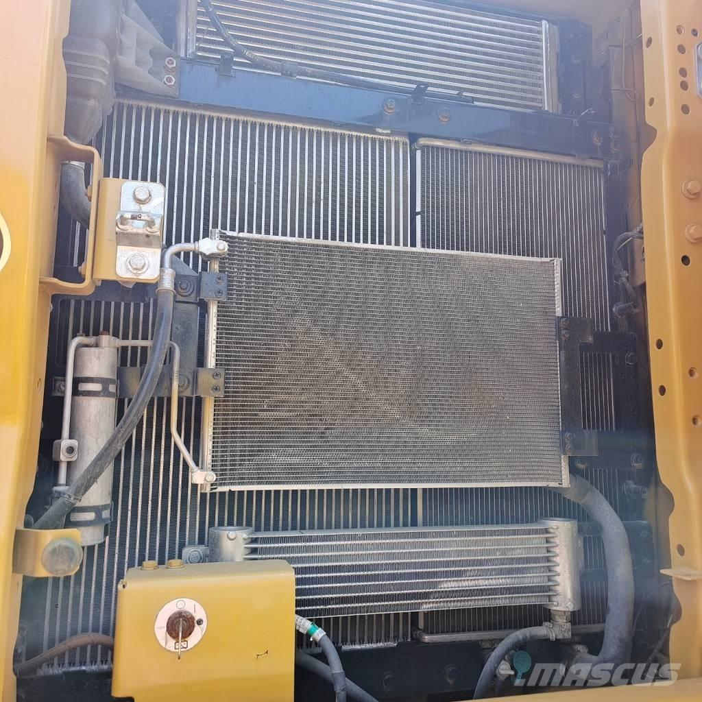 CAT 330 GC Гусеничні екскаватори
