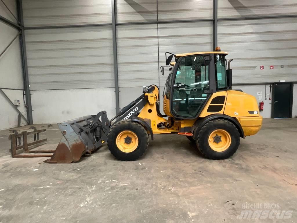 Volvo L 25 F Фронтальні навантажувачі