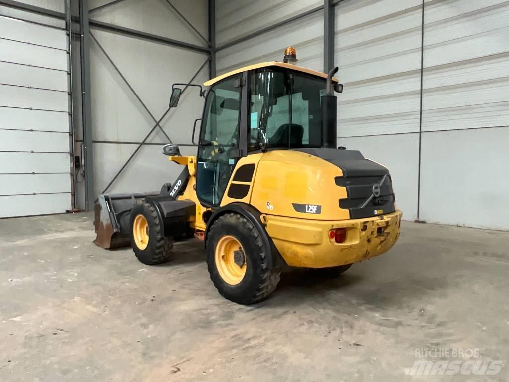 Volvo L 25 F Фронтальні навантажувачі