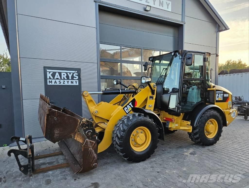 CAT 906 Фронтальні навантажувачі