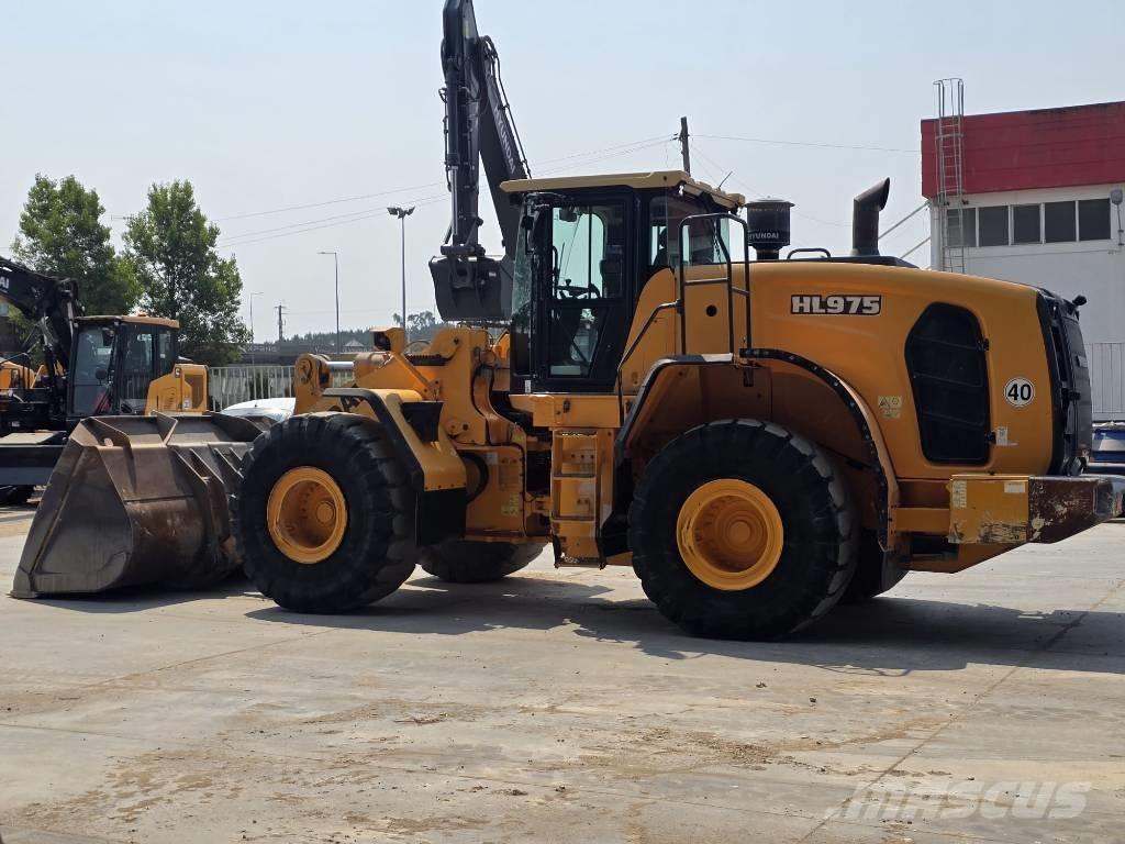 Hyundai HL 975 Фронтальні навантажувачі