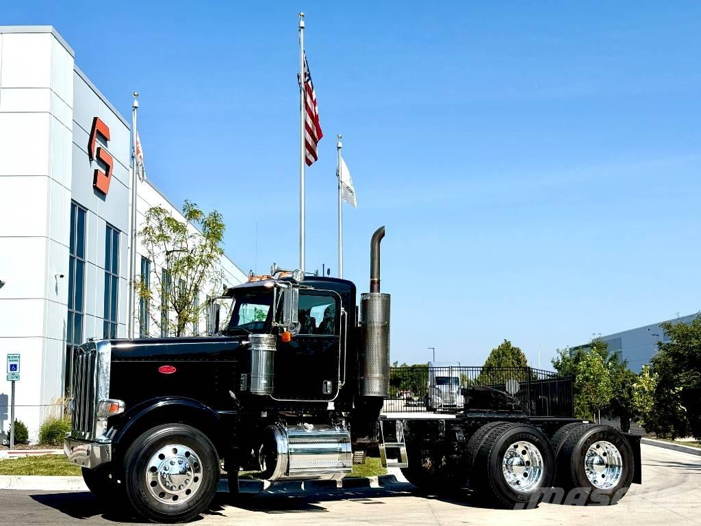 Peterbilt 388 Тягачі