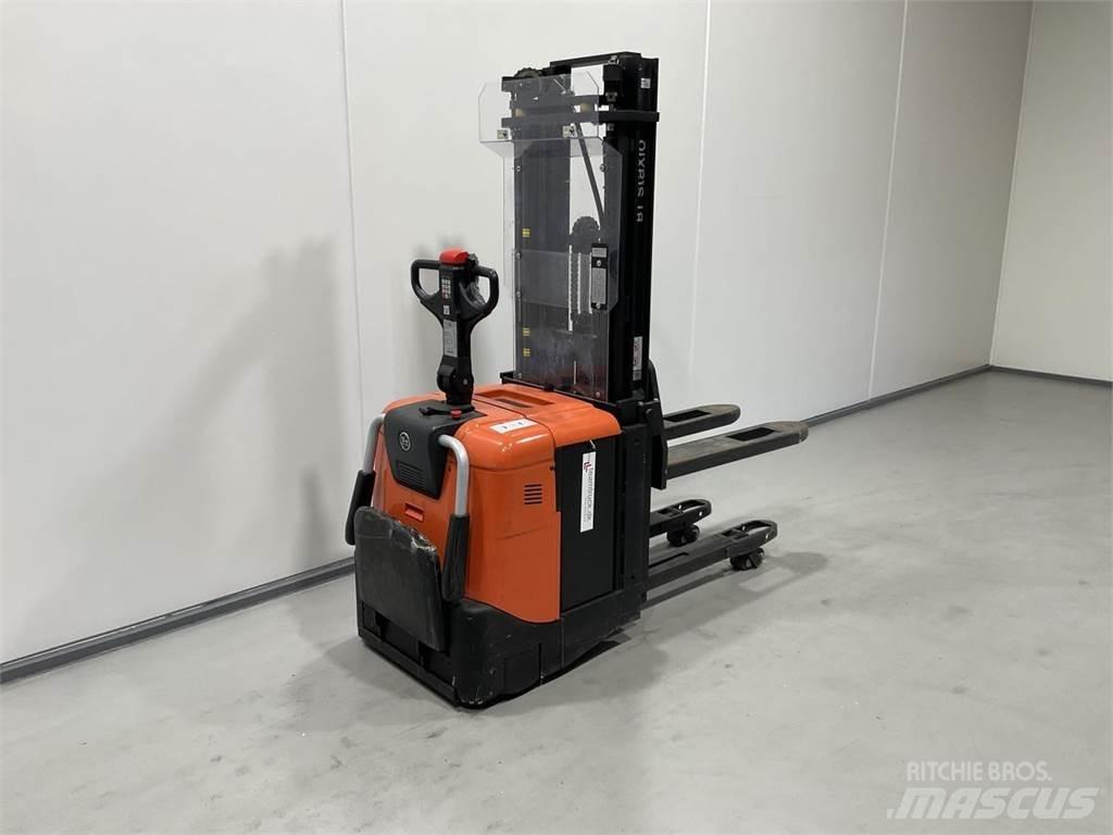 BT SPE125L Самохідні електроштабелери