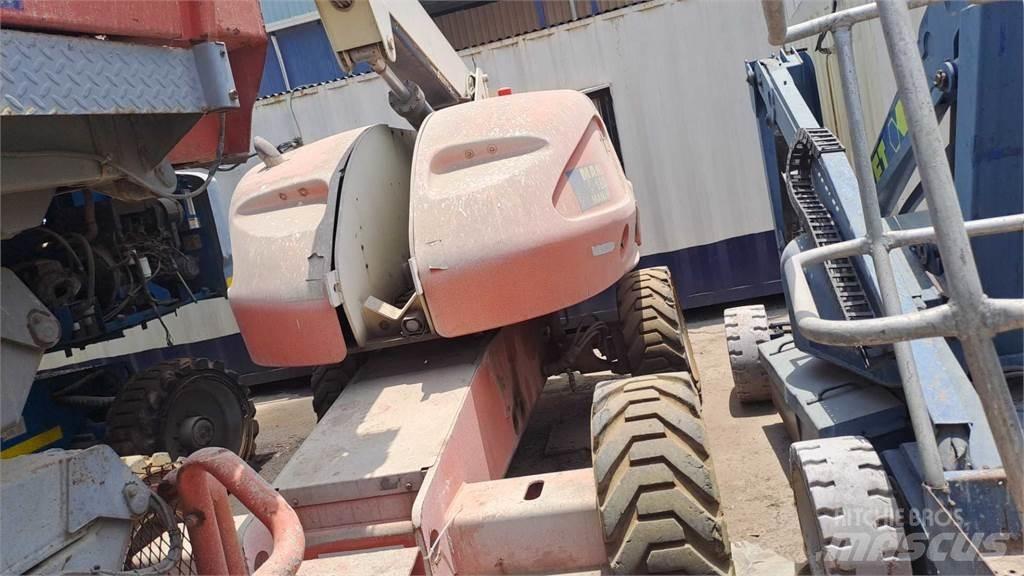 JLG 460SJ Телескопічні підйомники