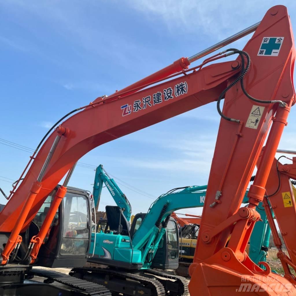 Hitachi ZX 240 Гусеничні екскаватори