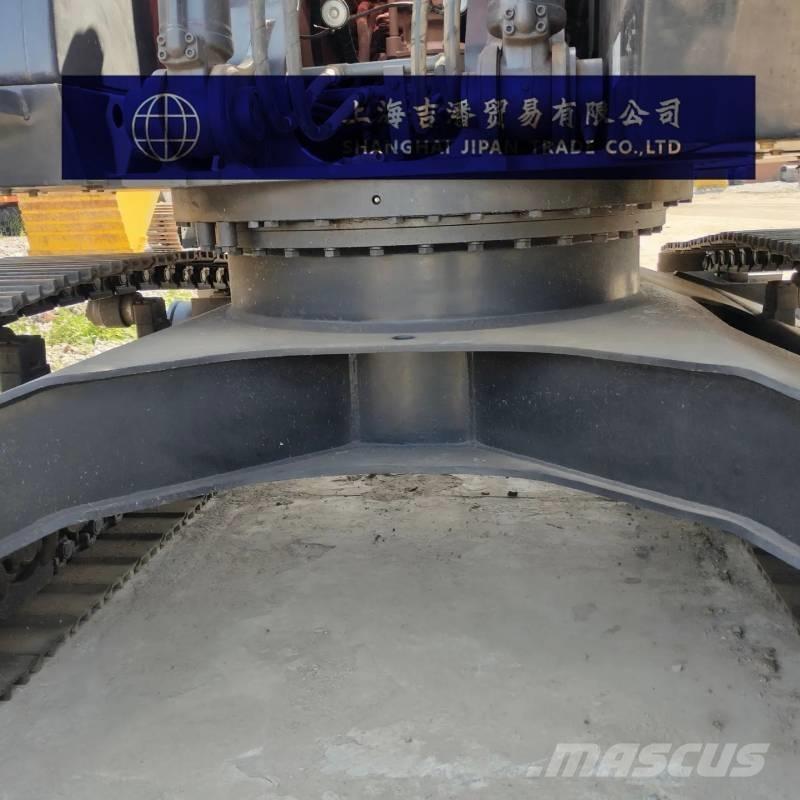 Hitachi ZX 240 Гусеничні екскаватори