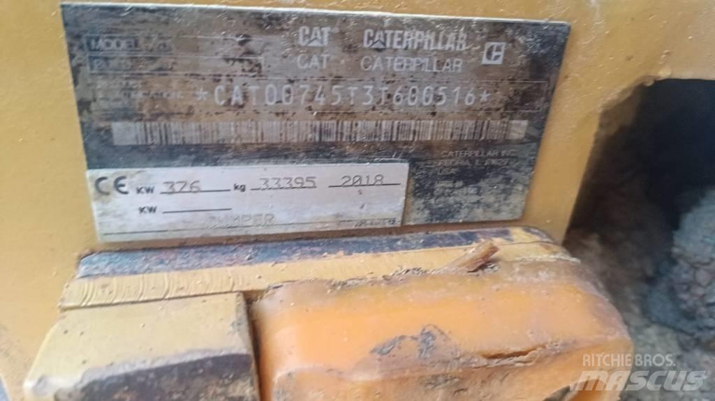 CAT 745 Зчленовані самоскиди