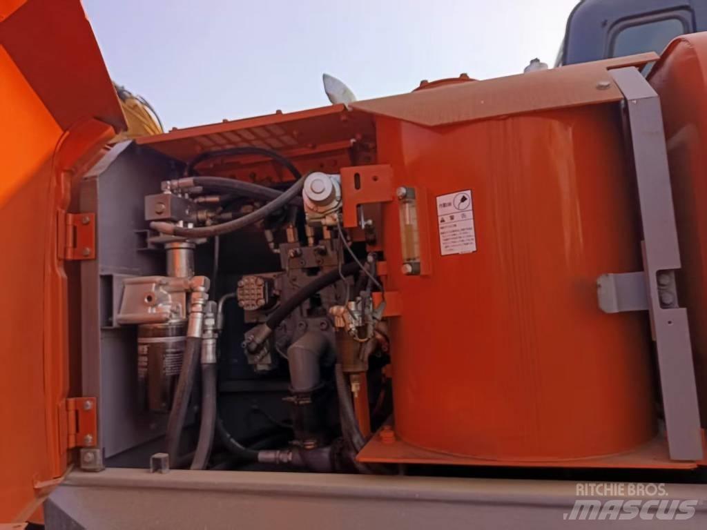 Hitachi ZX160 Гусеничні екскаватори
