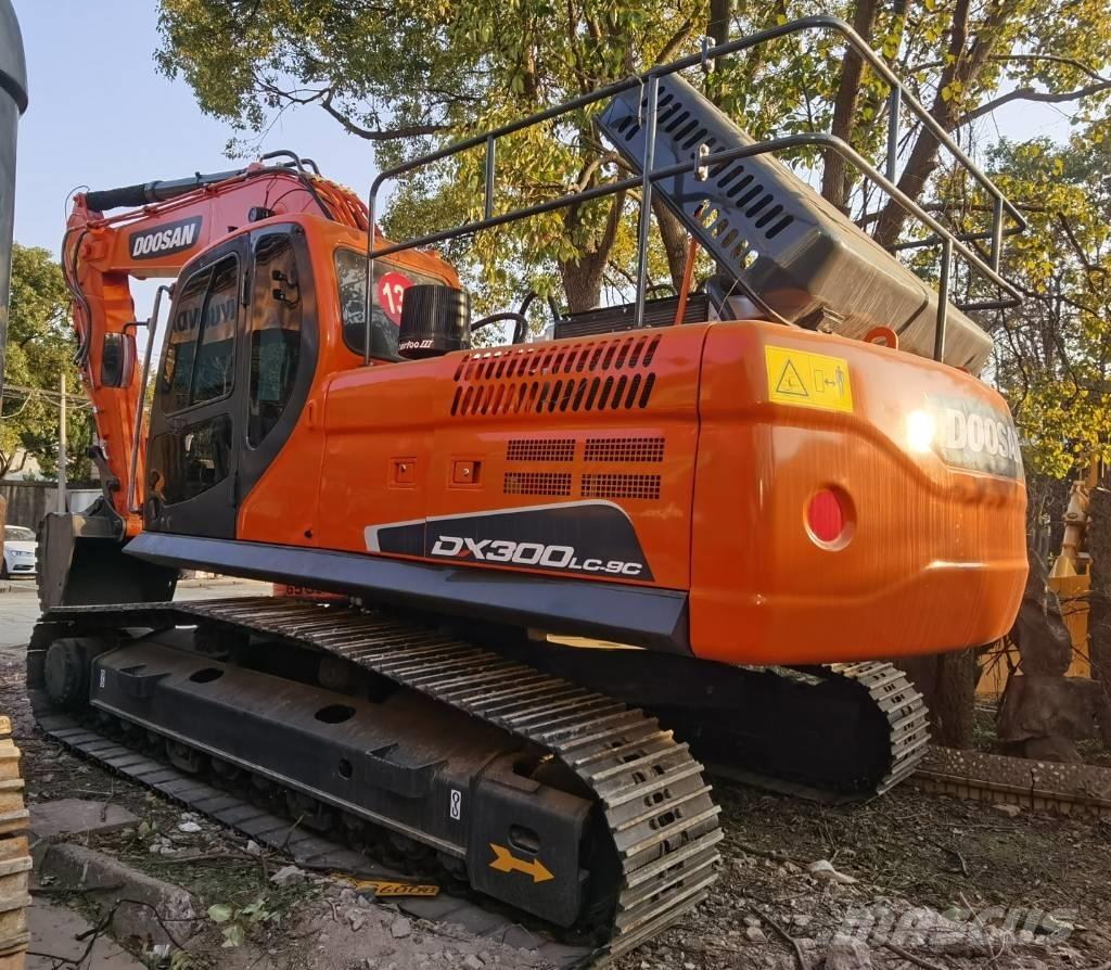 Doosan DX 300 LC Гусеничні екскаватори