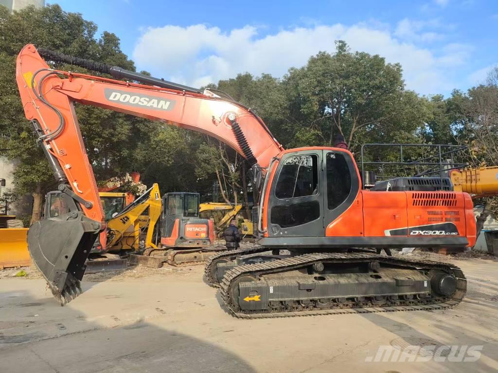 Doosan DX 300 LC Гусеничні екскаватори