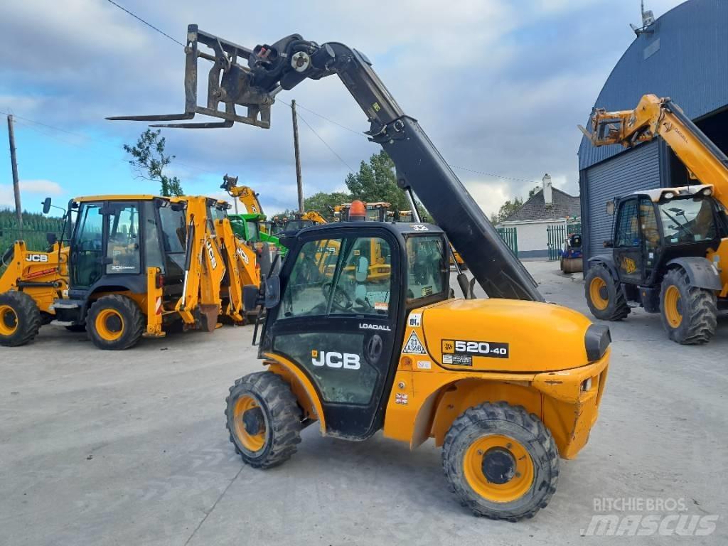 JCB 520-40 Телескопічний навантажувач