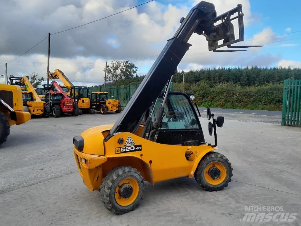 JCB 520-40 Телескопічний навантажувач