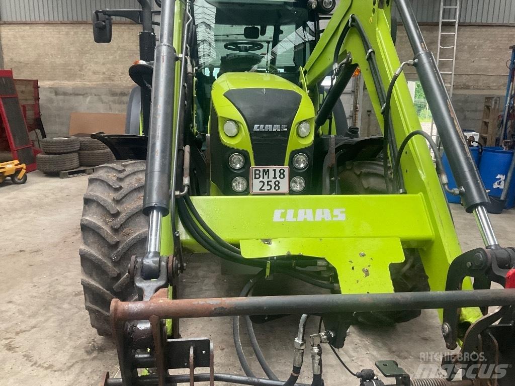 CLAAS Arion 440 CIS Трактори