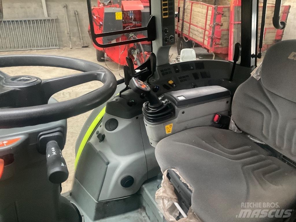 CLAAS Arion 440 CIS Трактори