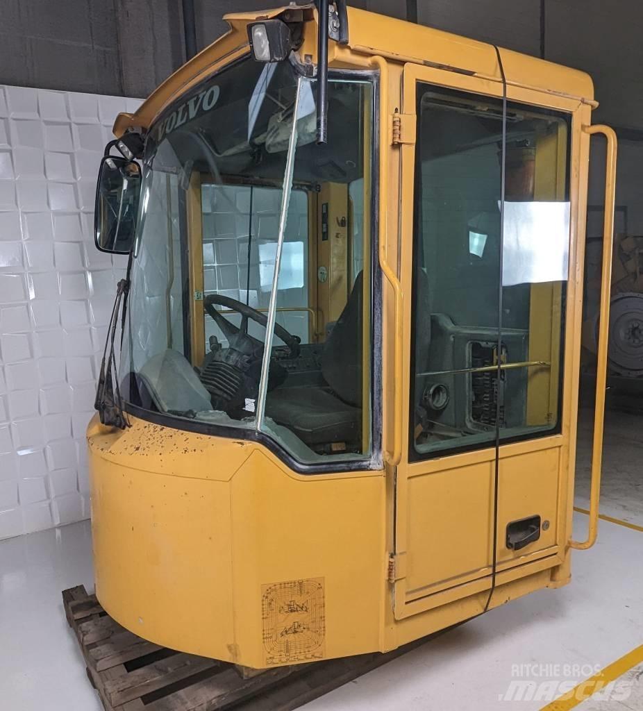 Volvo L 180 E Cab Кабіна