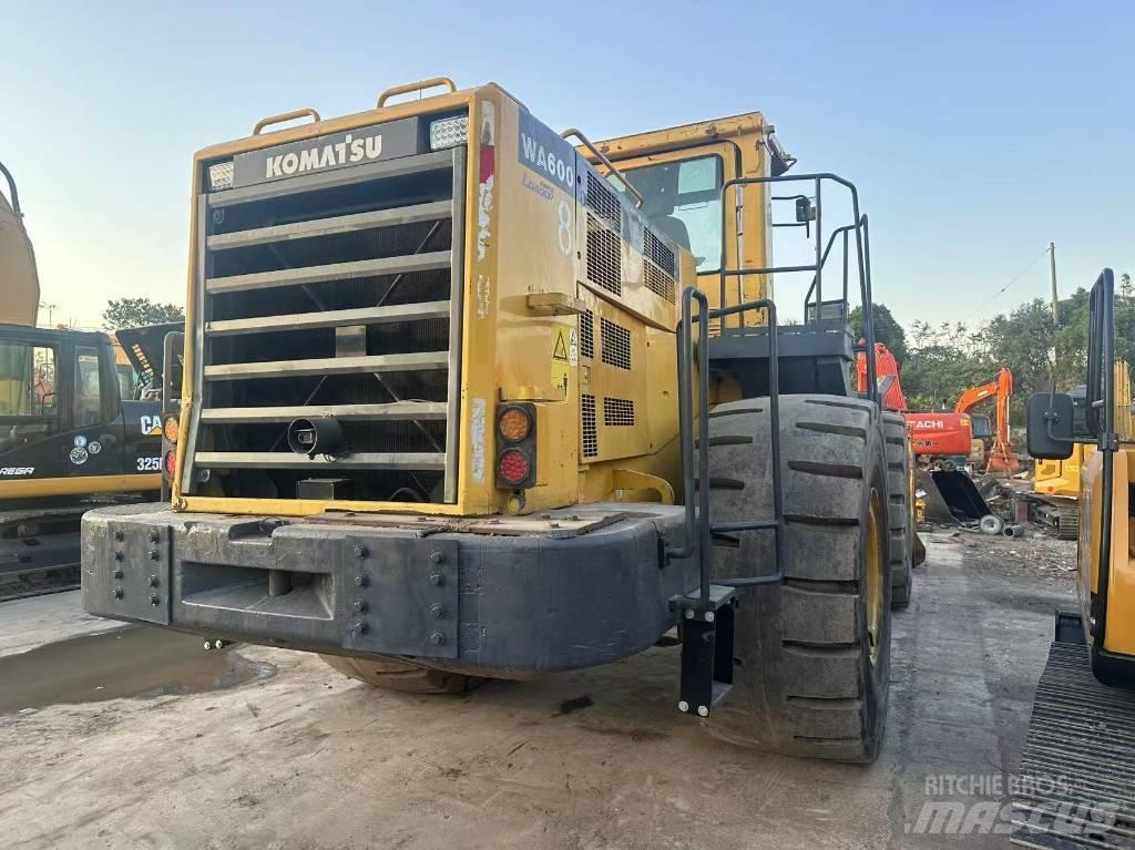 Komatsu WA 600 Фронтальні навантажувачі