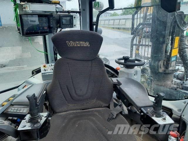 Valtra N153 Лісогосподарські трактори