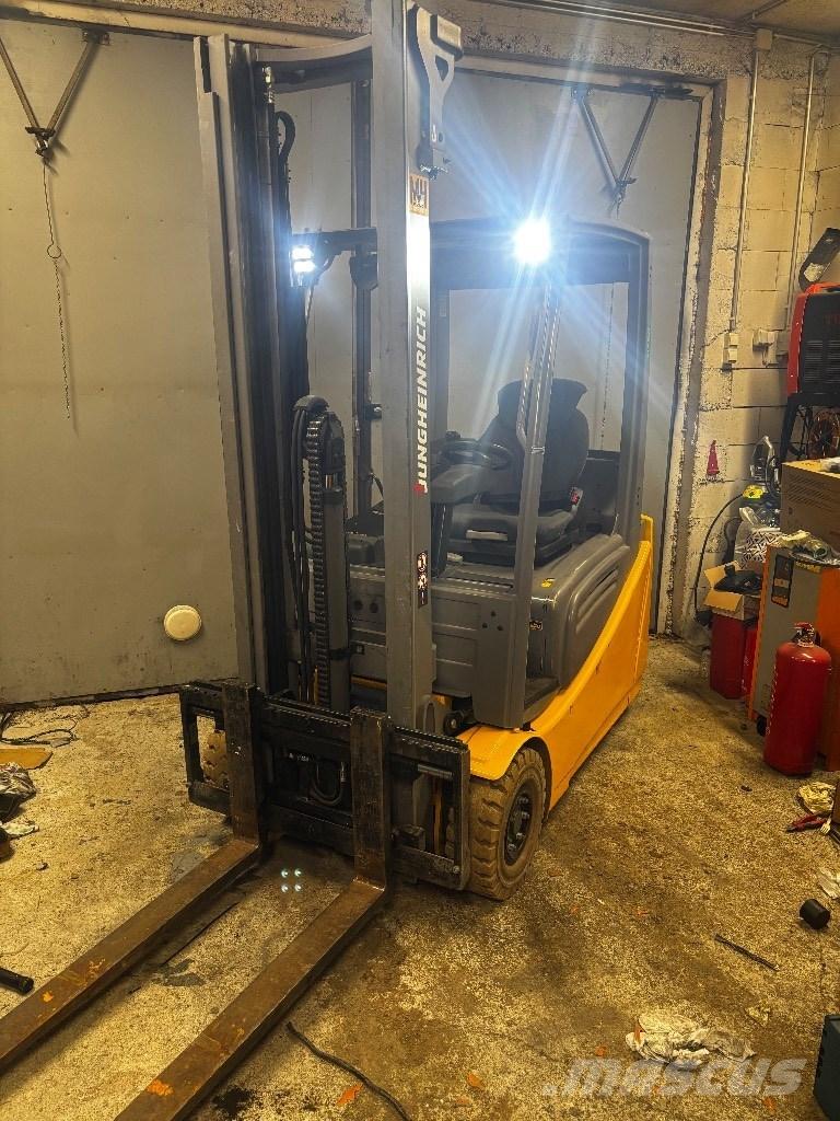 Jungheinrich EFG 216 Електронавантажувачі