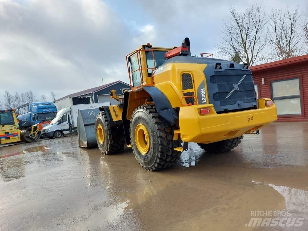 Volvo L 220 H Фронтальні навантажувачі