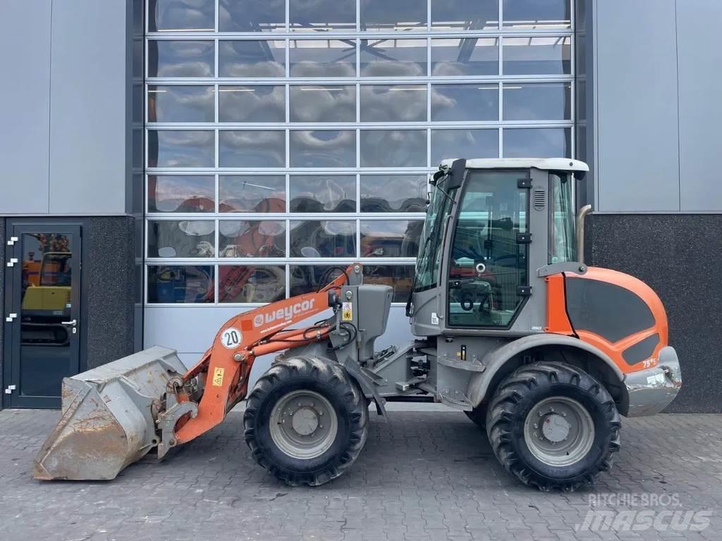 Atlas AR75e S Фронтальні навантажувачі
